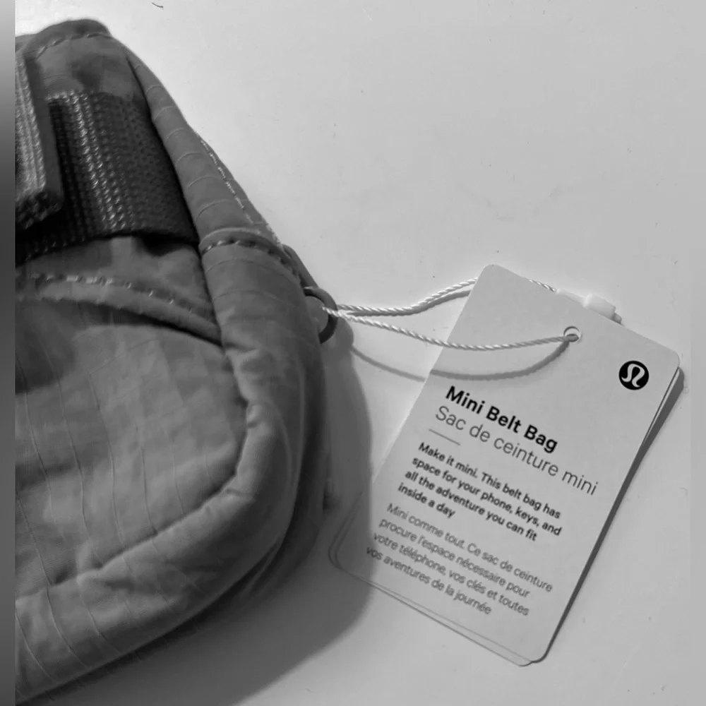 NEW! LULULEMON mini Belt Bag‎ - silver drop / vapor